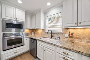 823 Pinesap Dr, Houston, TX 77079 - Photo 11