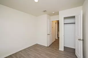 8521 Dosia St, Houston, TX 77051 - Photo 17