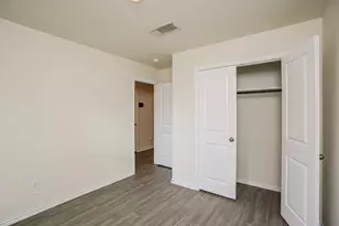 8521 Dosia St, Houston, TX 77051 - Photo 15
