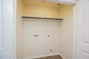 8521 Dosia St, Houston, TX 77051 - Photo 9