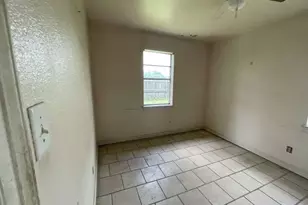 825 Tichenor Ln, La Feria, TX 78559 - Photo 5