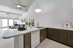 35 Lakeview Village, Conroe, TX 77356 - Photo 5