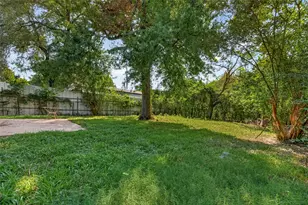 917 Defender St, Houston, TX 77029 - Photo 29