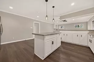 917 Defender St, Houston, TX 77029 - Photo 9