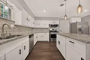 917 Defender St, Houston, TX 77029 - Photo 7