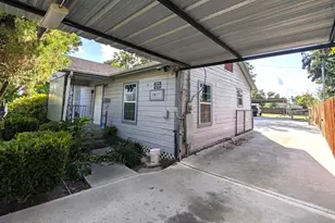5817 Wayne St, Houston, TX 77026 - Photo 1