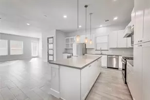 1602 Westside Gardens Ln, Houston, TX 77055 - Photo 3
