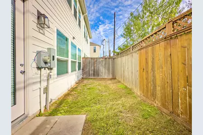 1602 Westside Gardens Lane, Houston, TX 77055 - Photo 25