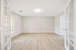 11006 Wickersham Ln, Houston, TX 77042 - Photo 11