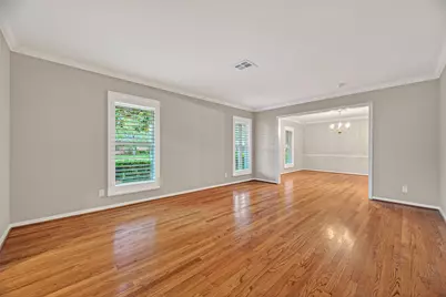 5638 Sanford Road, Houston, TX 77096 - Photo 9