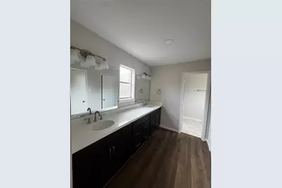 8807 Belle Glen Drive, Houston, TX 77099 - Photo 9