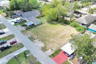 8224 Cannon St, Houston, TX 77051 - Photo 17