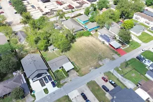 8224 Cannon St, Houston, TX 77051 - Photo 9