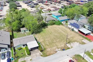 8224 Cannon St, Houston, TX 77051 - Photo 19