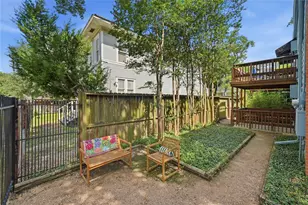 217 E 12th St, Houston, TX 77008 - Photo 3