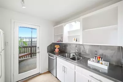 217 E 12th Street #3, Houston, TX 77008 - Photo 7