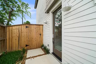 7504 Carver Rd, Houston, TX 77088 - Photo 23