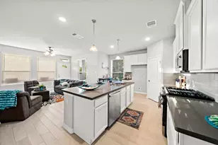 714 Lee St, La Porte, TX 77571 - Photo 5