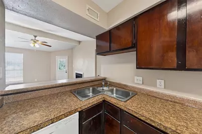 12500 Sandpiper Drive #122, Houston, TX 77035 - Photo 11