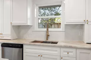 3102 Rockmoor Ct, Sugar Land, TX 77478 - Photo 5