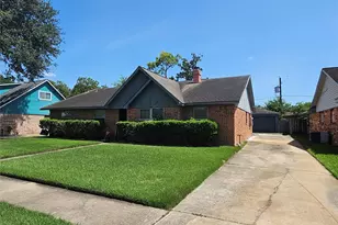 1113 E Amherst Ln, Deer Park, TX 77536 - Photo 1