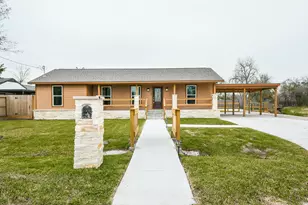 3200 Hoover St, La Marque, TX 77568 - Photo 1