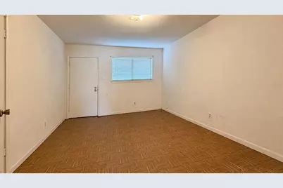 1405 Shadowdale Drive #12, Houston, TX 77043 - Photo 7