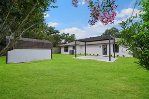 1818 Watercrest Dr, Houston, TX 77008 - Photo 29
