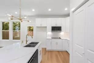 1275 Dewalt St, Houston, TX 77088 - Photo 11