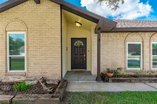 320 Creek Bend Dr, League City, TX 77573 - Photo 3