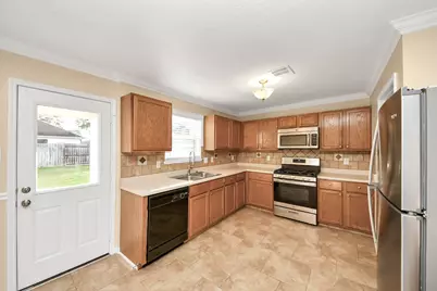 22002 Willow Shade Lane, Tomball, TX 77375 - Photo 9