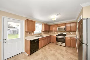 22002 Willow Shade Ln, Tomball, TX 77375 - Photo 9