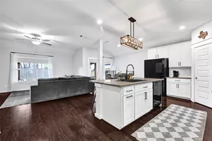 30250 Kingston Heath Dr, Cleveland, TX 77327 - Photo 5