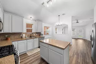 17914 Platinum Springs Dr, Tomball, TX 77375 - Photo 5