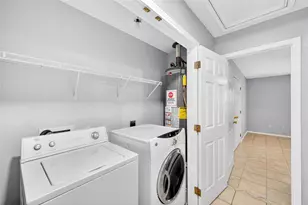 2135 Falling Oaks Rd, Houston, TX 77038 - Photo 11