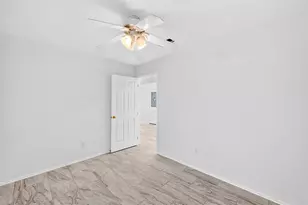 2135 Falling Oaks Rd, Houston, TX 77038 - Photo 35