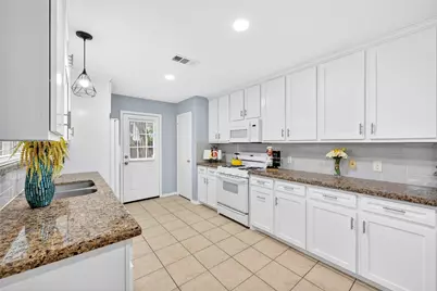 2135 Falling Oaks Road, Houston, TX 77038 - Photo 7