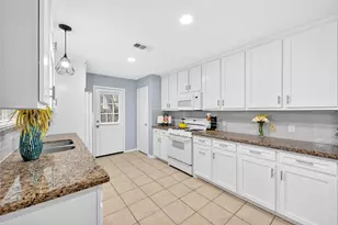 2135 Falling Oaks Rd, Houston, TX 77038 - Photo 7