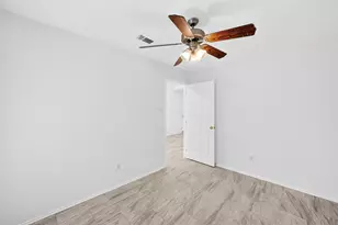 2135 Falling Oaks Rd, Houston, TX 77038 - Photo 33