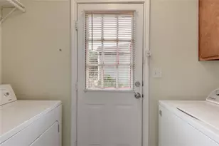 101 Yegua Cir, Huntsville, TX 77340 - Photo 11