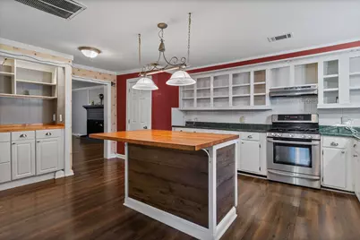 712 N Pine Avenue, Livingston, TX 77351 - Photo 9