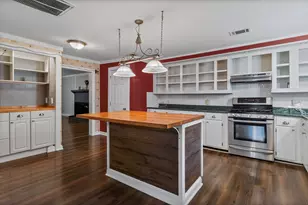 712 N Pine Ave, Livingston, TX 77351 - Photo 9