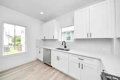 4410 Allen Street #B, Houston, TX 77007 - Photo 11
