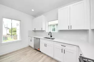 4410 Allen St, Houston, TX 77007 - Photo 11