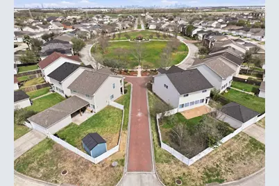 11930 Longwood Garden Way, Houston, TX 77047 - Photo 39