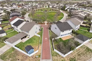 11930 Longwood Garden Way, Houston, TX 77047 - Photo 39