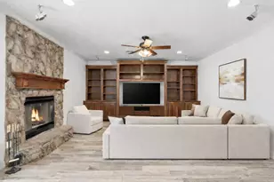 20407 Deer Run Rd, Damon, TX 77430 - Photo 5