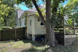 1207 E Washington Ave, Navasota, TX 77868 - Photo 7