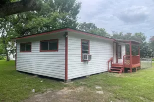 4617 3rd St, Bacliff, TX 77518 - Photo 1