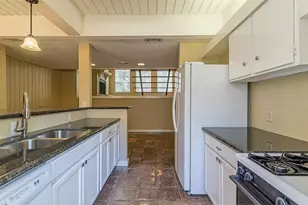 17 Lakeway St, Conroe, TX 77304 - Photo 5